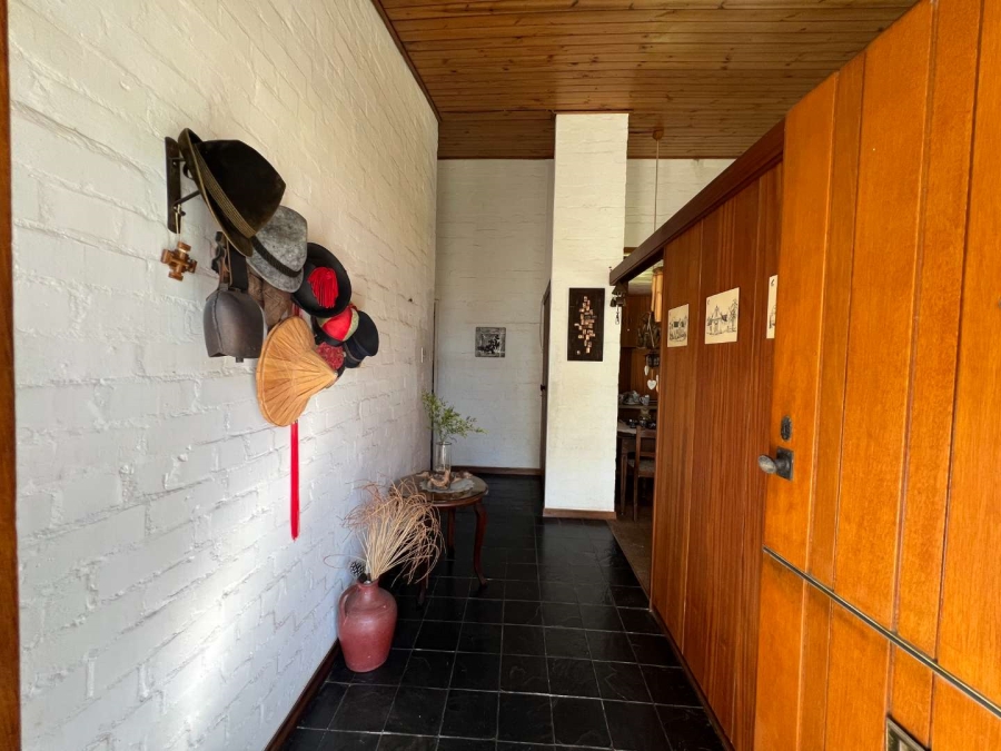 4 Bedroom Property for Sale in Uniepark Western Cape